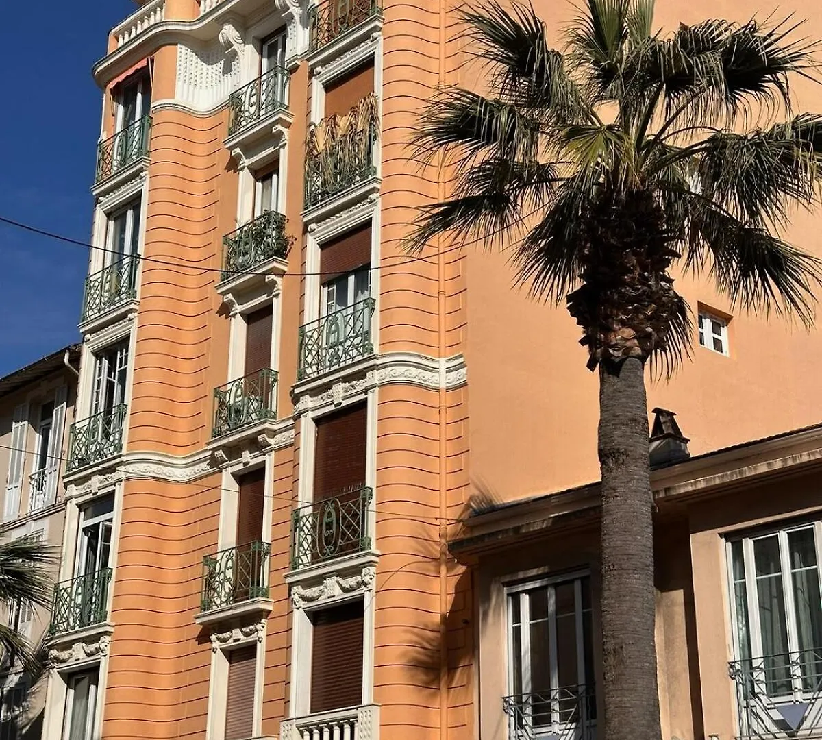 Palais Du Soleil Vacances Dans Un Immeuble Art Deco Antibes Apartment
